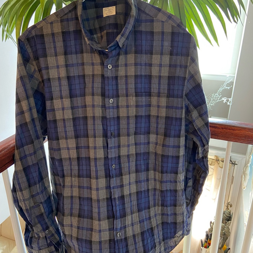 Men’s dress shirt